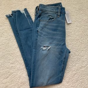 American Eagle distressed jeans